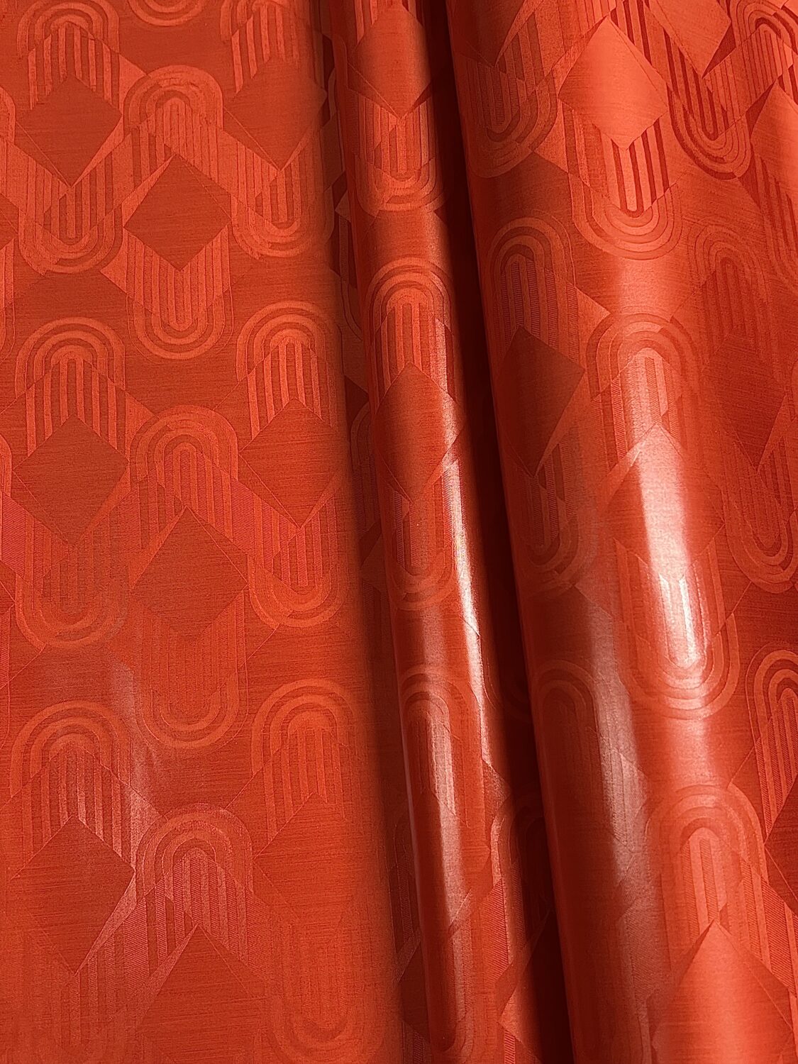 Univers Plus Bazin Riche 82837-4001